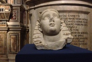 Frammento della scultura riposizionata sulla statua del Nilo